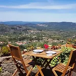 Casa Do Castello Bed and Breakfast 3*