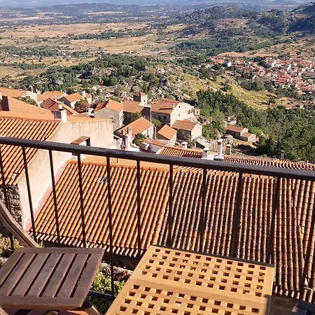 Casa Do Castello לינה וארוחת בוקר מונסנטו