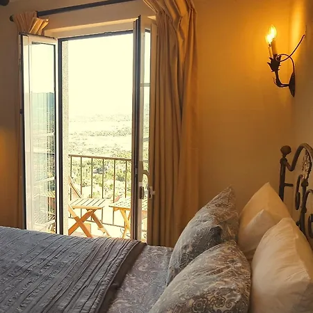 Casa Do Castello לינה וארוחת בוקר מונסנטו