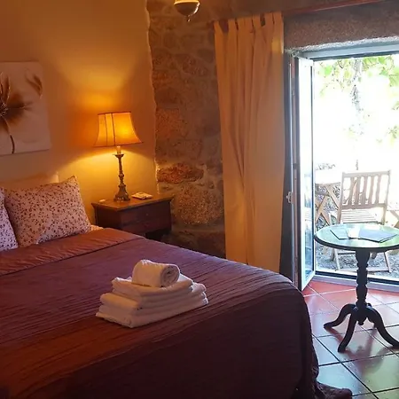 לינה וארוחת בוקר Casa Do Castello מונסנטו