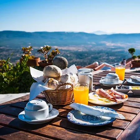 לינה וארוחת בוקר Casa Do Castello 3*